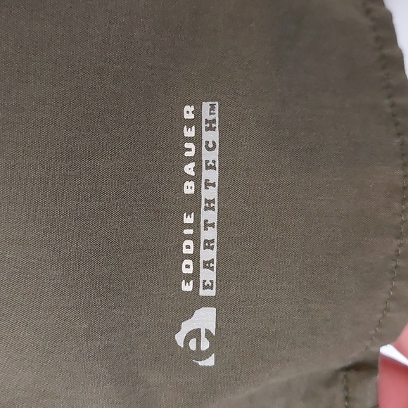 Eddie Bauer, size L, army green fishing/trail button down - Picture 2 of 11